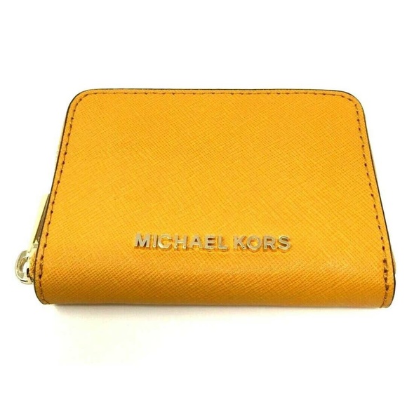 Michael Kors Jet Set Travel Zip Around Wallet - Picture 3 of 5